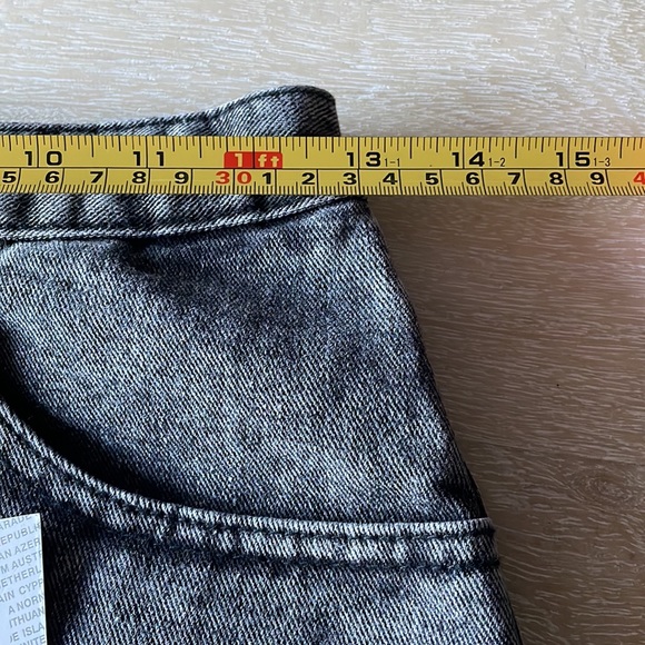 Distressed black denim skirt - Picture 7 of 9